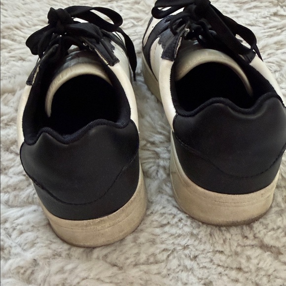 H&M Black and White Leather Sneakers - Picture 4 of 6
